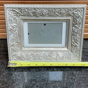 8 x 10” picture frame in antique silver color. Great condition